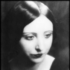 Cualquier forma de amor que encuentres, vívelo. Libre o no libre, casado o soltero, heterosexual u homosexual, son aspectos que varían de cada persona